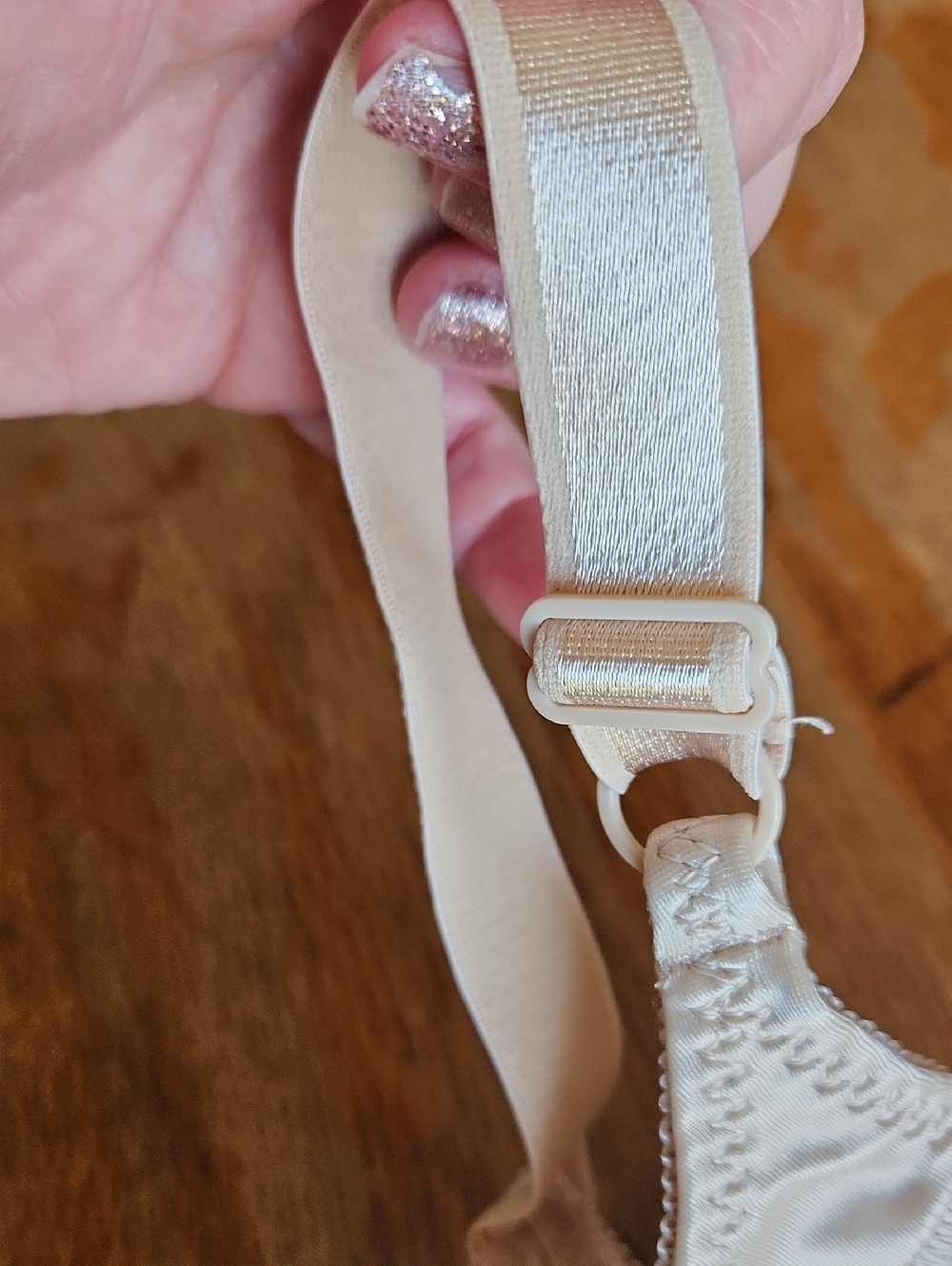 2 Bali Wirefree Bras‎ 36C - Picture 10 of 14